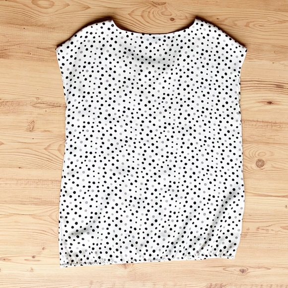 Loft Blouse With Ruffles - Picture 2 of 6